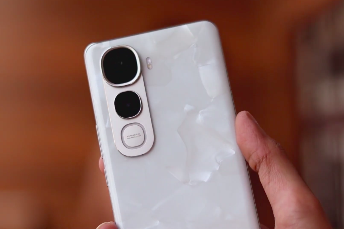 Vivo Y400 Pro 5G: Camera Module